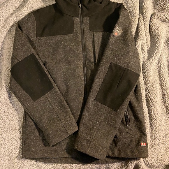 Men’s Roots Fall Jacket - Picture 2 of 3